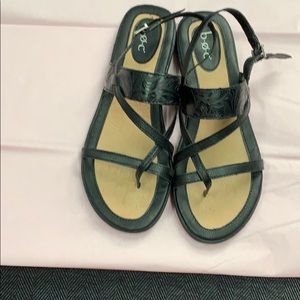 BOC Born sandals  black flat 8M like new